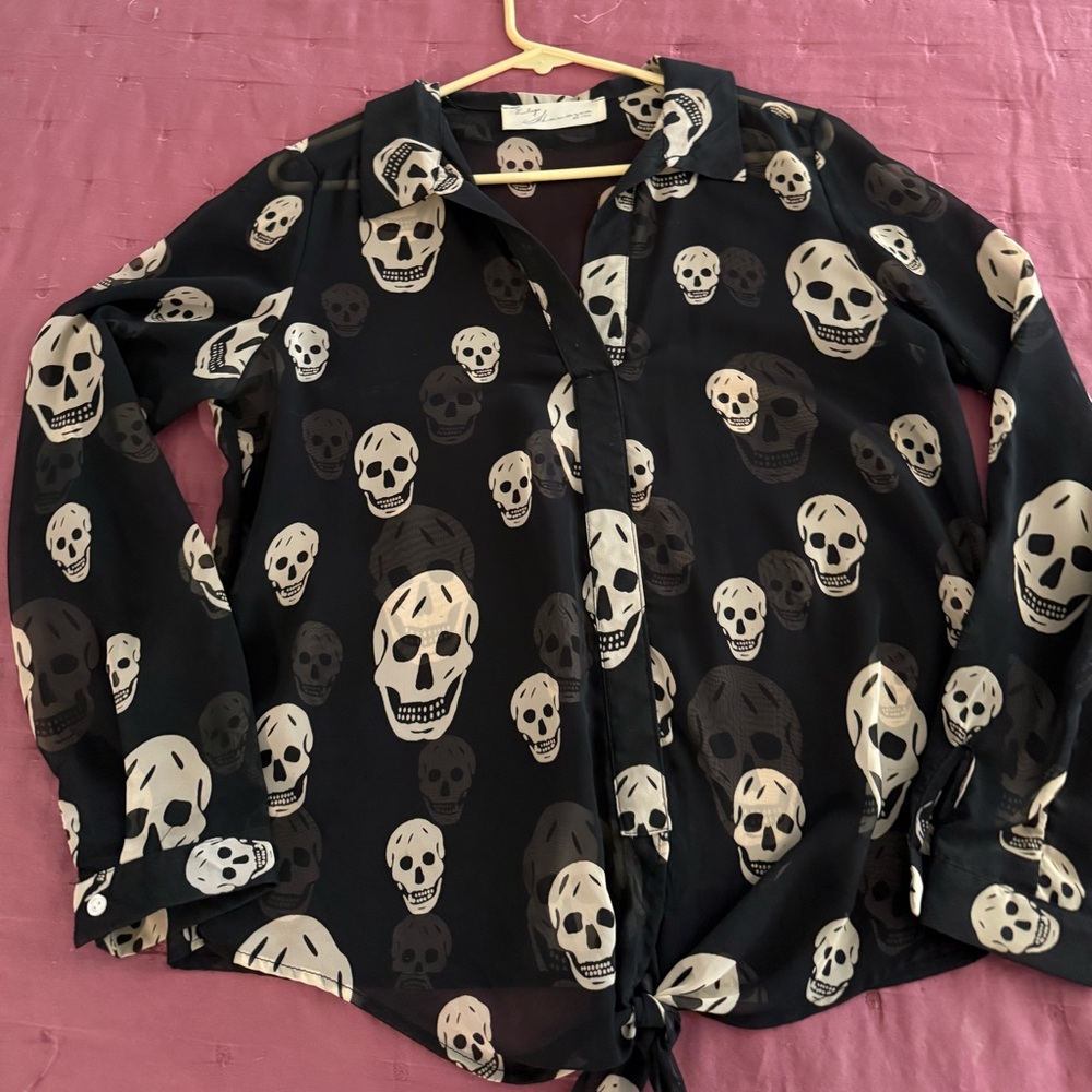 Vintage Havana lightweight skull blouse. See through. Black & off white.